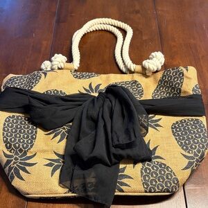 NEW/NOT USED Mud Pie Tan and Black Pineapple Rope-Handle Tote
